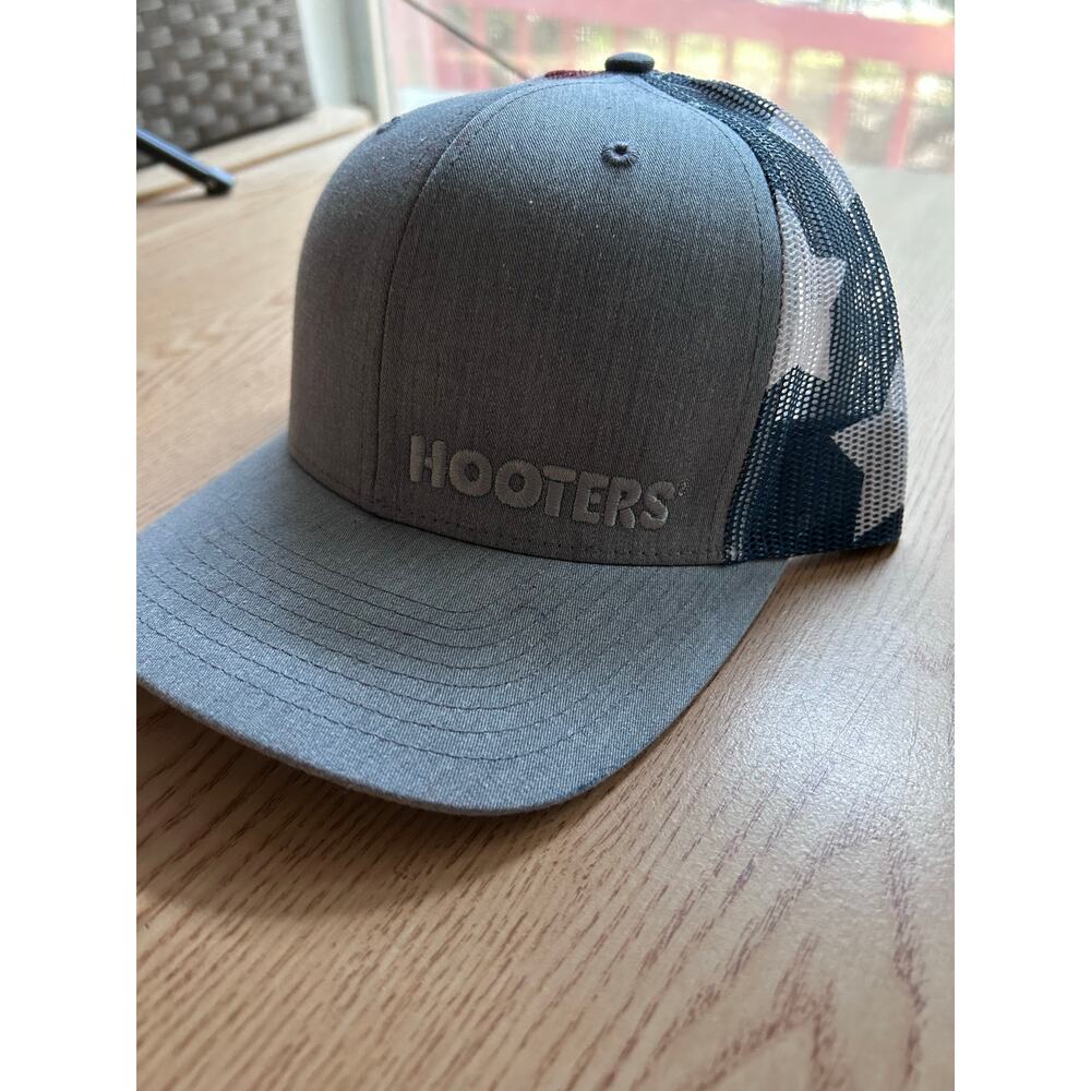 Flaw! New Unisex Hooters Rare Patriotic American Flag 🇺🇸 Baseball Hat from NYC